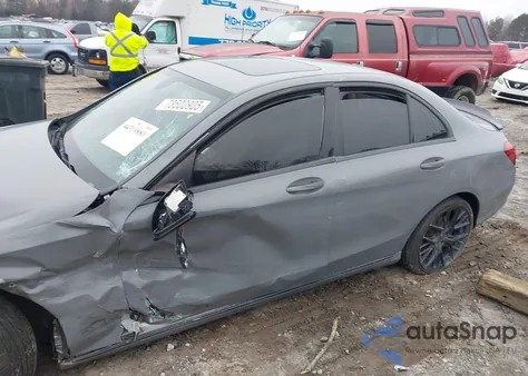 2019 Mercedes-Benz C 300 from USA, damaged, VIN 55SWF8DB1KU308476